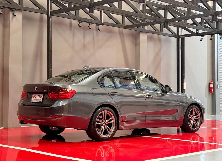 2015 BMW 320D SPORT รถ SERVICE ชุดใหญ่มาเรียบร้อยแล้วครับ รถวิ่งน้อย ประวัติศูนย์ครบ รถไม่เคยมีอุบัติเหตุครับ รูปย่อยที่ 3