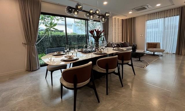 มัณฑนา บางนา กม.15 Fully furnished 4 ห้องนอน 5 ห้องน้ำ 1 ห้องแม่น้ำห้องน้ำในตัว Master bedroom with walk-in closet 4