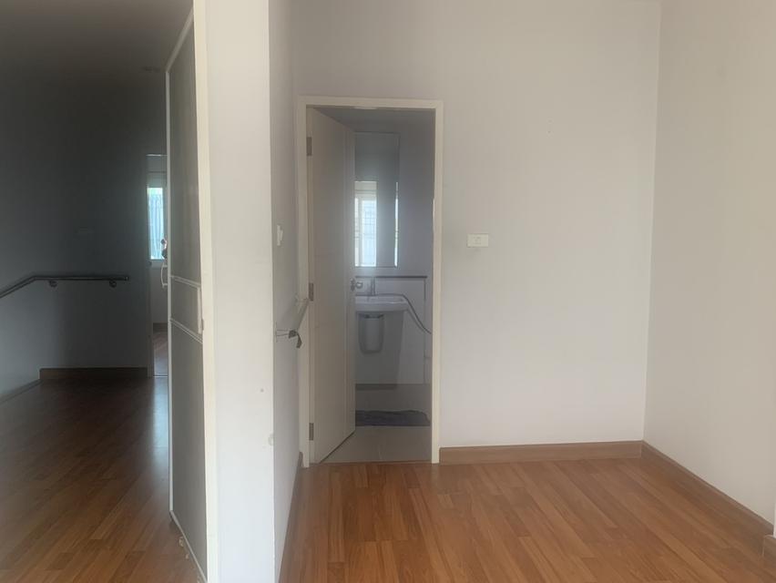 🚨 ขายด่วนมาก! ทาวน์โฮม 3 ชั้น The Exclusive พัฒนาการ 44 | 4 นอน 4 น้ำ จอด 2 คัน เพียง 5.75 ล้าน 10