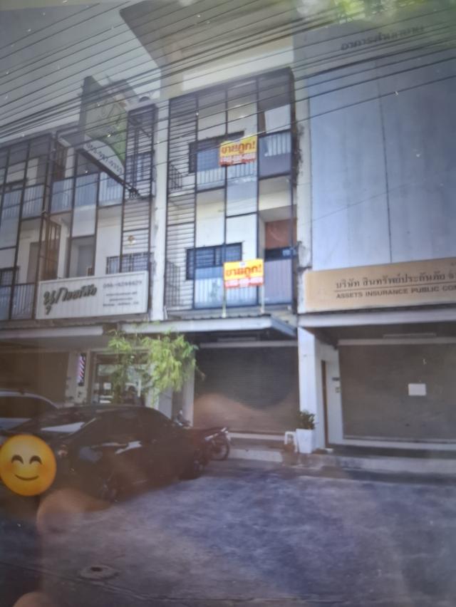 ขายอาคารพานิชน์3ชั้น 4ห้องนอน 4ห้องน้ำ 1ห้องโถง 1ห้องครัว ที่ตั้ง ต.บางพระ อ.ศรีราชา จ.ชลบุรี ราคาค3ค3,900,000 1
