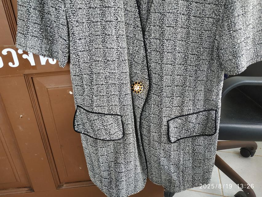 เสื้อสาวมั่น