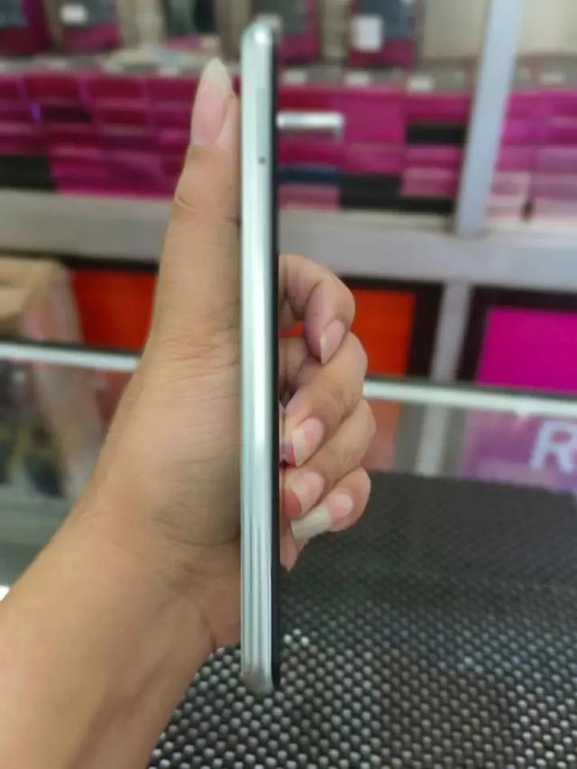 มือถือสภาพนางฟ้า Samsung Galaxy A22 3