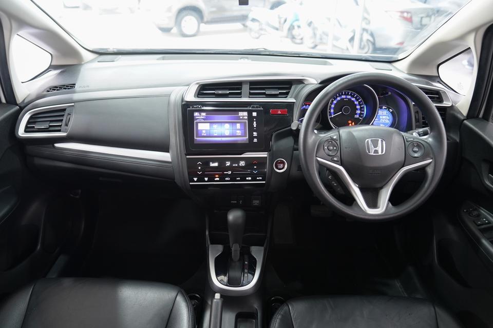 HONDA JAZZ 1.5 SV AT ปี 2016 สีขาว 4