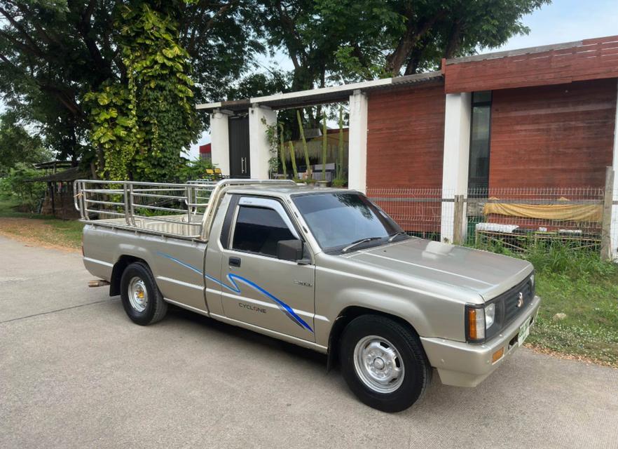 ปล่อยต่อรถยนต์ Mitsubishi L200 Cyclone ขับปกติ