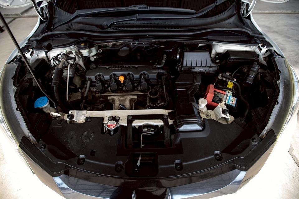 Honda Hrv 1.8 EL สีขาว ปี 2016 10