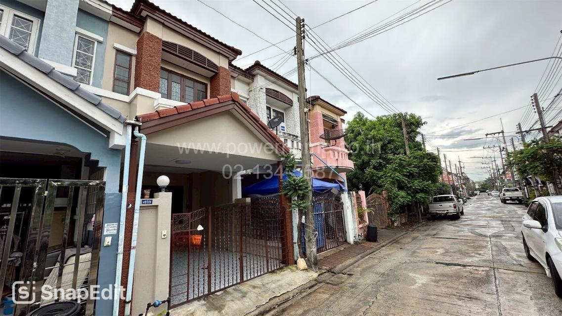 หมู่บ้านบุศรินทร์ ถนนลำลูกกา ต.คูคต .ลำลูกกา จ.ปทุมธานี