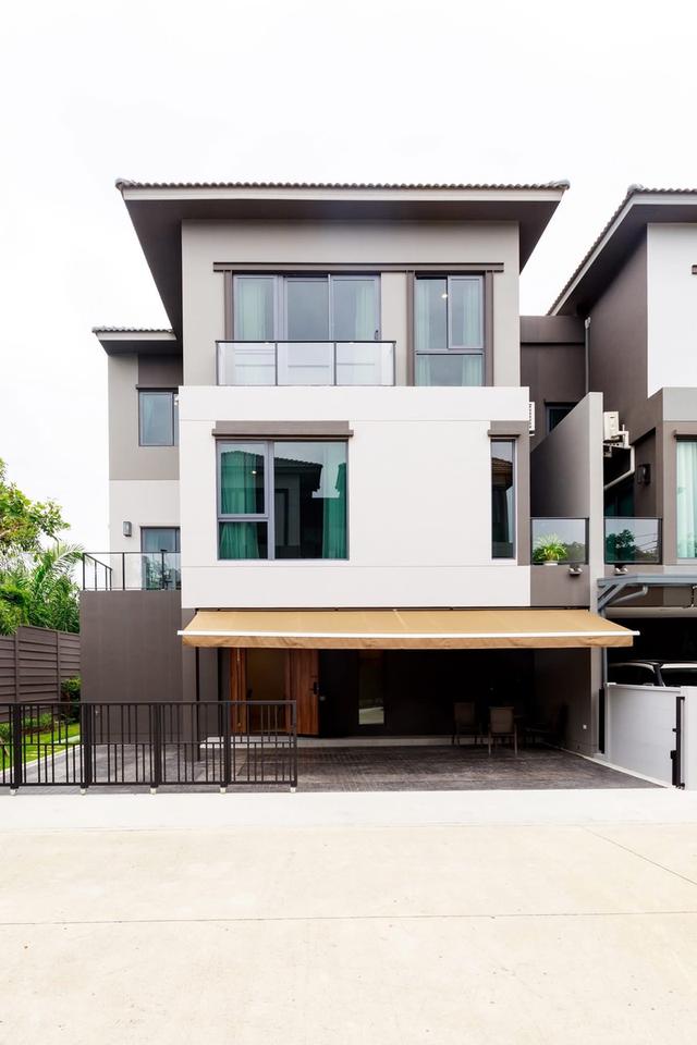 4/B Luxury Villa in Bangna For Rent 1