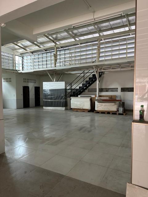 ให้เช่าออฟฟิศสำนักงาน 3 ชั้น เนื้อที่ 102 ตารางวา Location สาทร เซนหลุยส์ ถนนจันทน์ ใกล้ bts เซนหลุยส์ สามารถจอดรถได้ 3-4 คัน จดทะเบียนบริษัทได้ 4