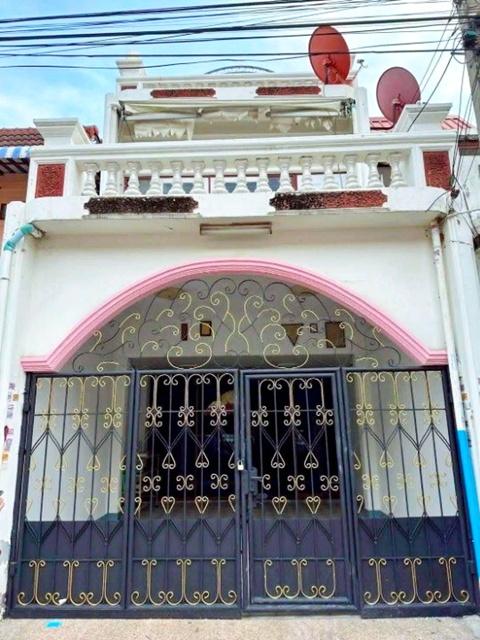 ให้เช่าทาว์นเฮาส์ 3 ชั้น เพชรเกษม49-59 รร.บางแค 600 ม. 3 นอน 4 น้ำ เดอะมอลล์ บางแค 1.4 กม.แหล่งชุมชน ช้อปปิ้ง หาของกินง่ 5