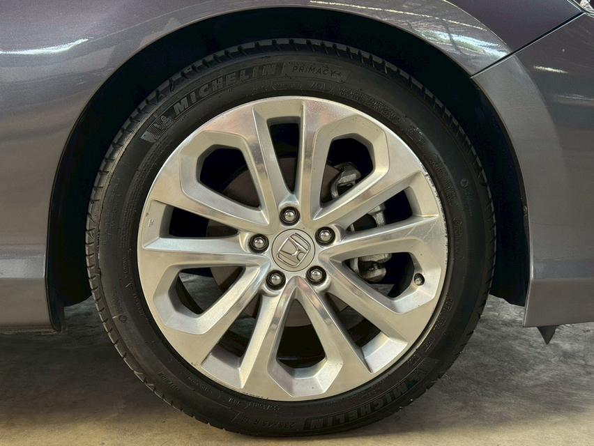 HONDA ACCORD 2.4 EL ปี2017 รถมือเดียว ออกห้างป้ายแดง บุ๊คครบ เช็คศูนย์ทุกระยะ 13