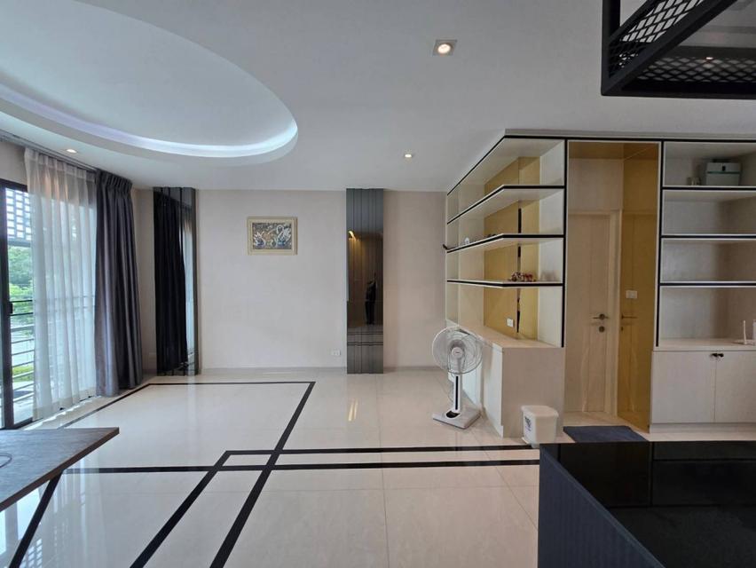 ให้เช่า​ Home​ Office​ โครงการ​ District​ Ekkamai​-Ramintra​ 32.5 ตร.ว​ พื้นที่ใช้สอย​ 172 3 น้ำ​ 5