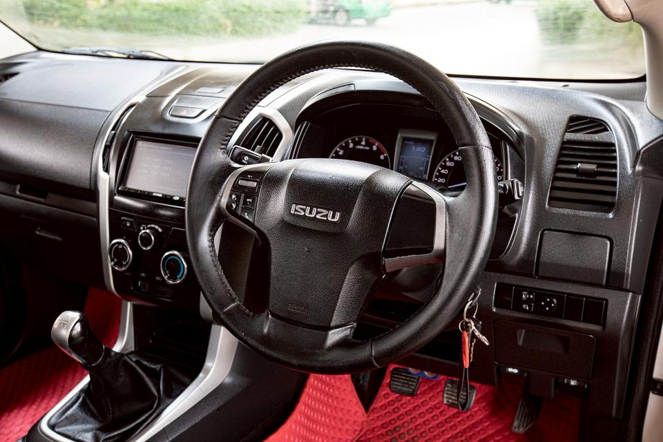 Isuzu D-Max Hi-Lander Cab 2.5 VGS Z ท๊อป ปี 2015 เกียร์ธรรมดา สีขาว  11