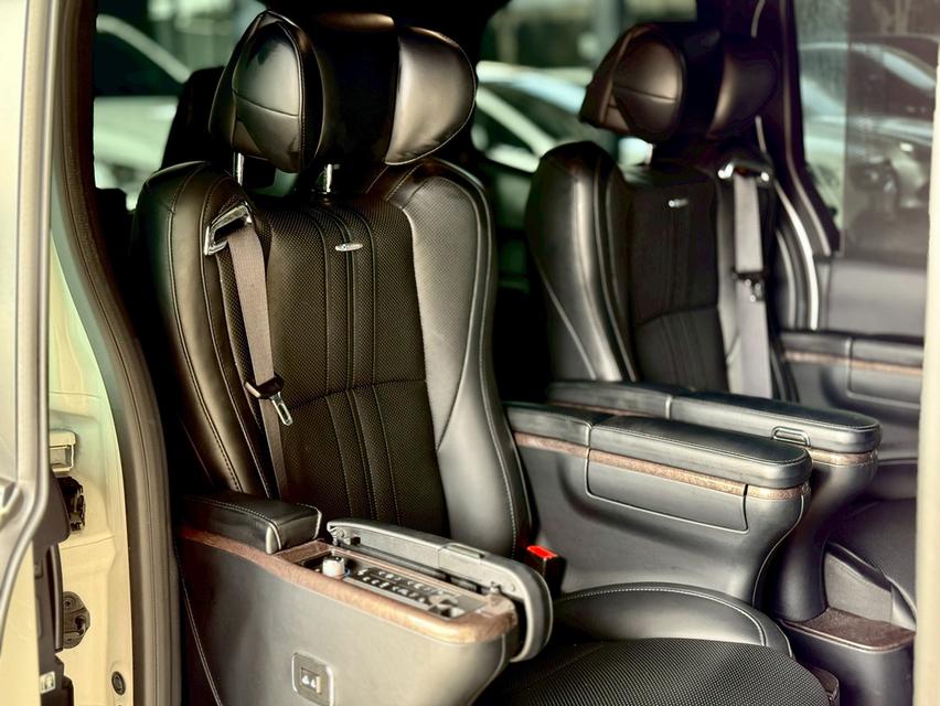 ขาย Toyota Noah 1.8Hybrid SZ ปี22 12