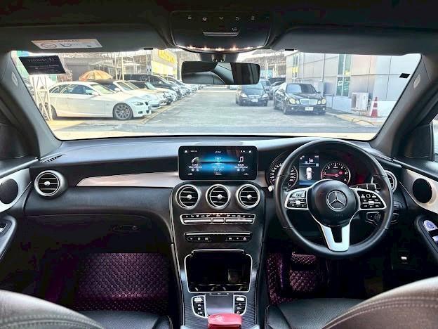 Benz GLC220d ปี 2023 สีขาว ไมล์น้อย รูปที่ 13