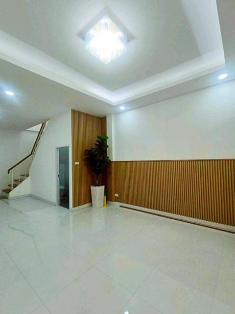 Central EastVille4.45กม.โรงเบียร์เยอรมันตะวันแดง รามอินทรา 190ม.MRT วัชรพล ให้เช่าทาวเฮ้าส์ 2 ชั้น รร.นานาชาติกีรพัฒน์ 6 8