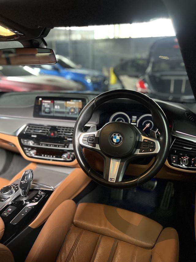 BMW 530e M Sport 5