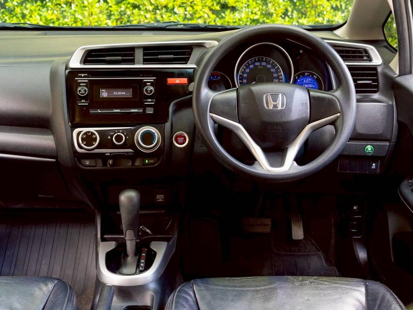 Honda Jazz 1.5V ปีจด 2015 ประกันเครื่องเกียร์3ปี3หมื่นkm 15