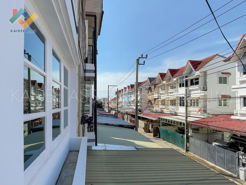 ทาวน์เฮ้าส์ ซอย นาคนิวาส 37 แยก 1-8 ถนน ลาดพร้าว 71 ขายถูก 15