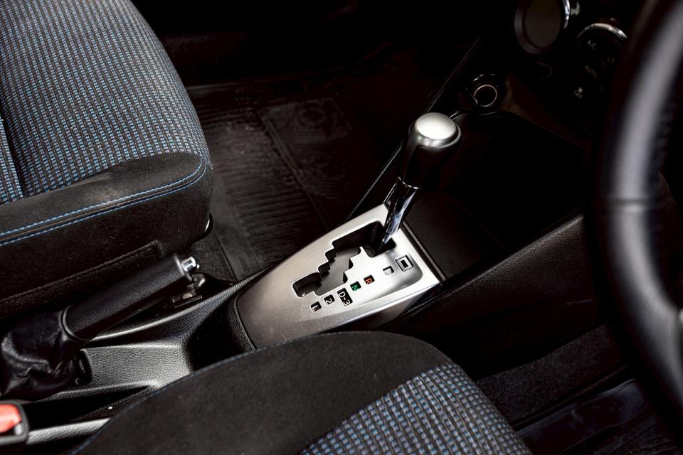 Toyota Vios 1.5G Airbag Abs ปี 2014 เกียร์ออโต้ สีดำ มือเดียวป้ายแดง 17