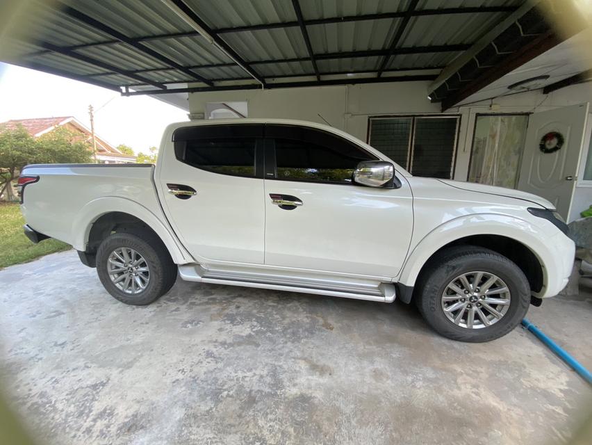 รถยนต์มิตซูบิชิ ไทรทัน 4 ประตู ท๊อป ปี 17