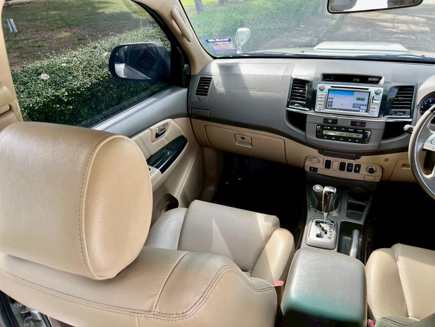 TOYOTA Fortuner 3.0V 4WD เครื่องยนต์: ดีเซล เกียร์:AT ปี: 2012 สี:เทา ไมล์ 15x,xxx km. รูปที่ 13