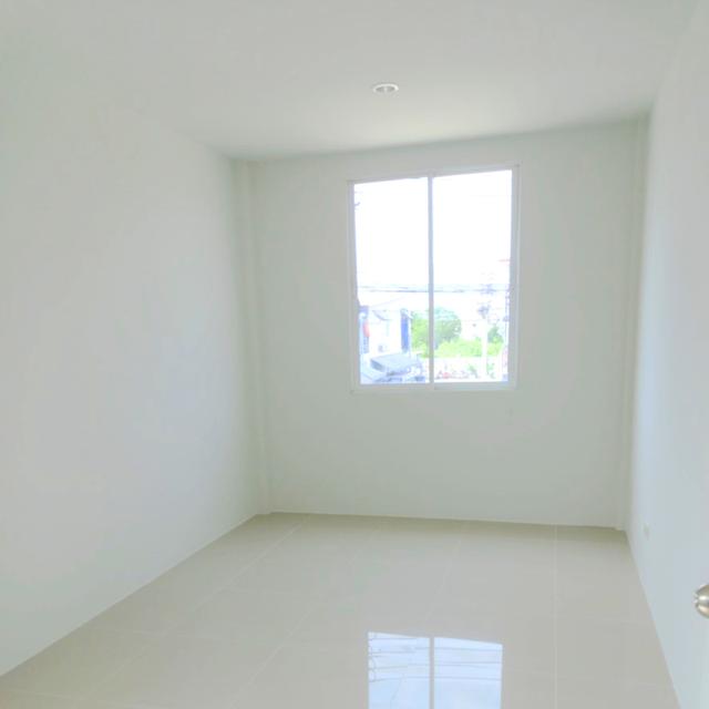 บ้านหลังใหญ่ โปรพิเศษเหลือเพียง 3.2 ล้านบาท 3