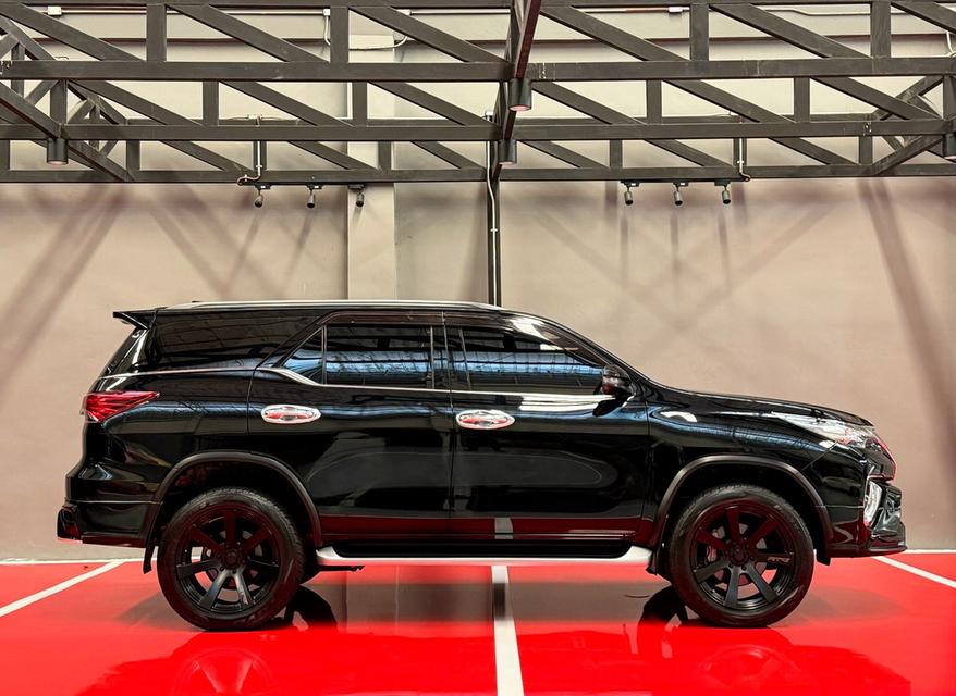 2020 TOYOTA FORTUNER 2.4 V รถสภาพสมบูรณ์ พร้อมใช้งาน รถวิ่งน้อย เข้าศูนย์ทุกระยะ ไม่เคยมีอุบัติเหตุครับ