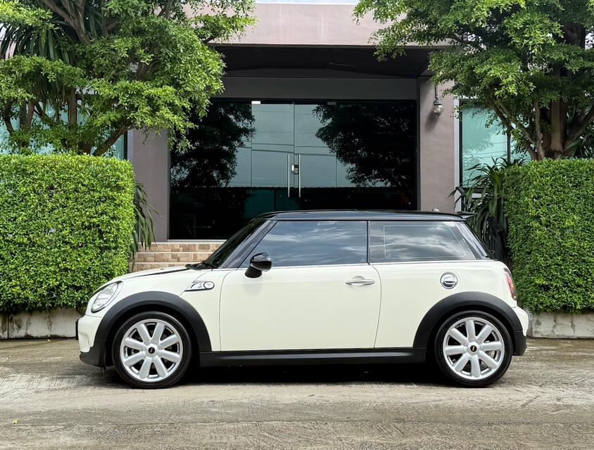 2009 MINI COOPER S R56 รถมือเดียวออกป้ายแดง รถวิ่งน้อย ประวัติศูนย์ครบ รถไม่เคยมีอุบัติเหตุครับ