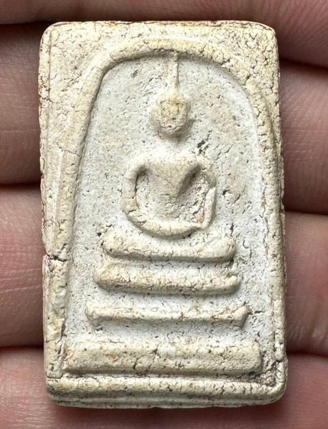 พระสมเด็จเก่าเนื้อหพิจารณาตามรูป