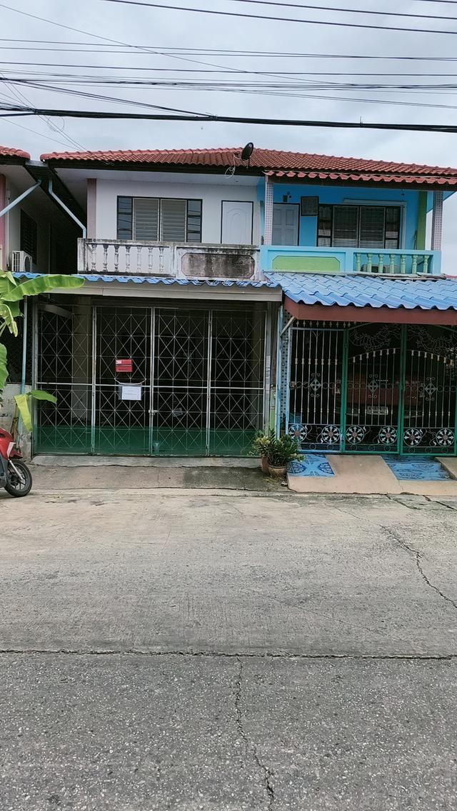 บ้านแฝด2ชั้น​ หมู่บ้านพระปิ่น8​ ต.แพรกษาใหม่​ จ. สมุทร​ปราการ​ 1
