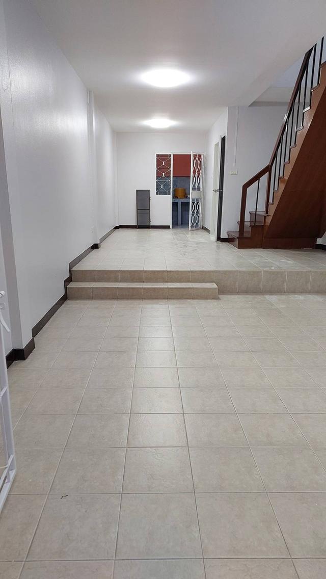 ให้เช่าทาวน์เฮ้าส์ หมู่บ้านเฟิร์สโฮม ใกล้ห้าแยกวัชรพล 2