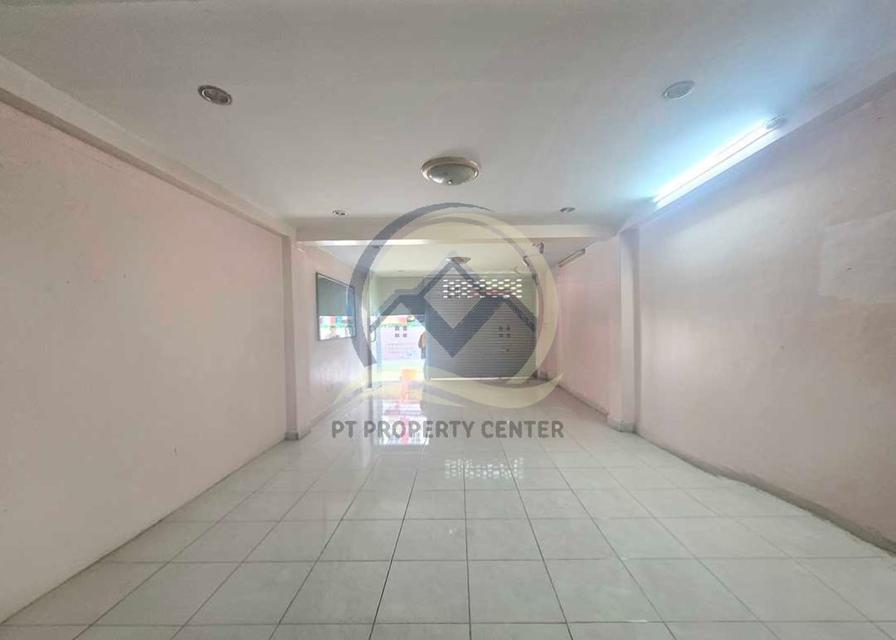 ตึก 5 ชั้น 1 คูหา หมู่บ้านสุขสันต์ 5 ซอยกาญจนาภิเษก 5 ถนนกาญจนาภิเษก ต่อเติมเต็มพื้นที่ ปรับปรุงพร้อมอยู่ ขายตามสภาพราคาพิเศษ ต่อรองได้ 3