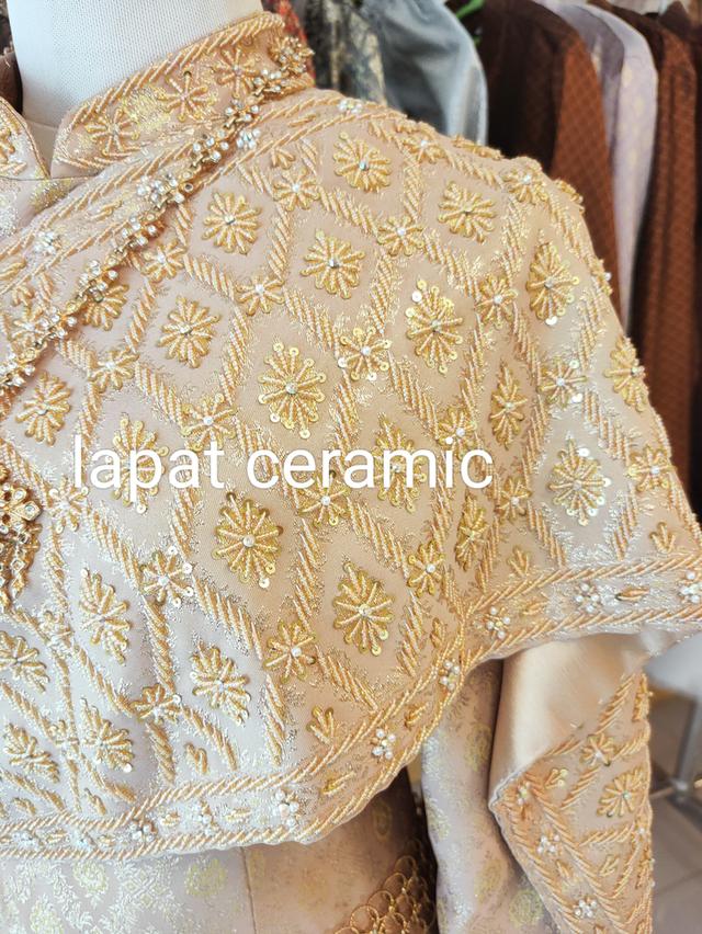 ชุดไทยศิวาลัยสีทองชุดใหม่ไม่เคยใช้งานไซน์L