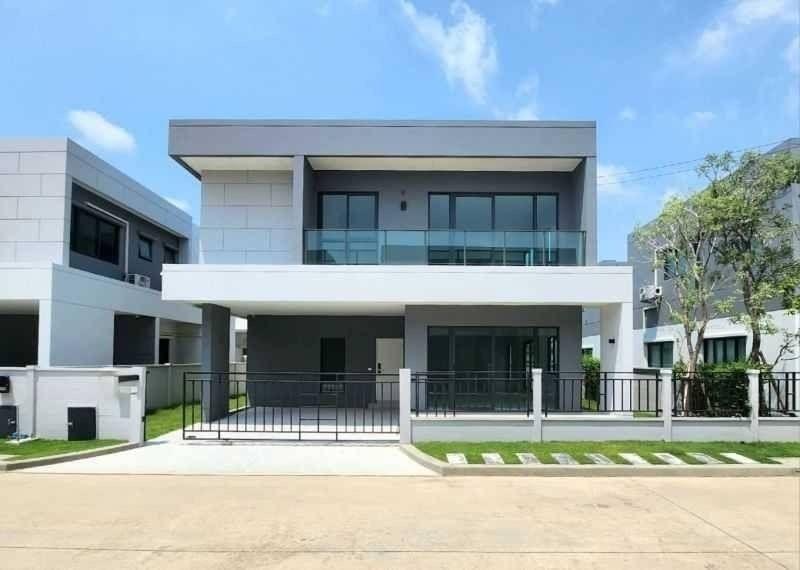 ขายบ้านใหม่ Centro บางนา ใกล้เมกะบางนา