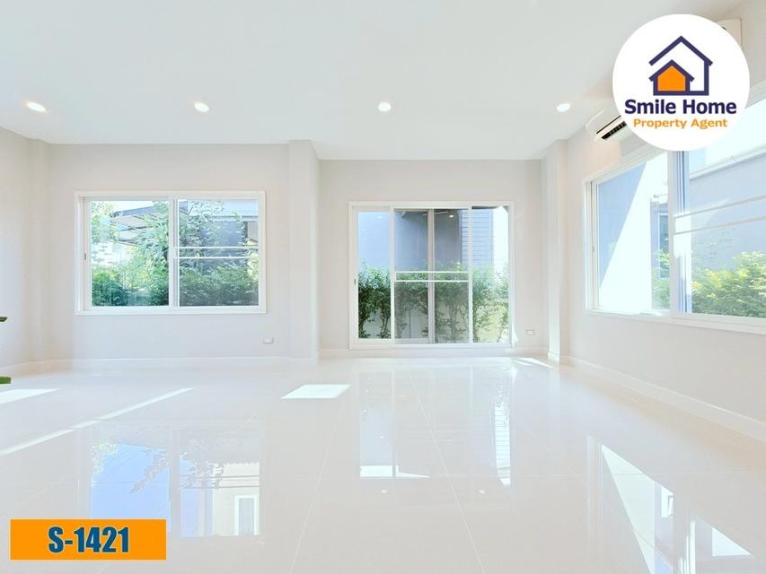 Centro ศรีนครินทร์–บางนา ใกล้สวนหลวง ร.9 5