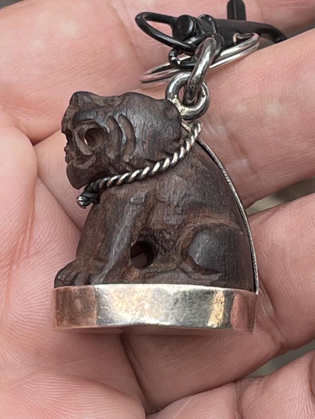 เสือไม้แกะเก่า กรอบเงินเก่า