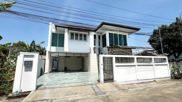 ให้เช่าบ้านเดี่ยว 2 ชั้น 54 ตร.ว. หมู่บ้านเคหะนคร 3 ซอยพัฒนาการ 50 ใกล้ MRT หัวหมาก 1