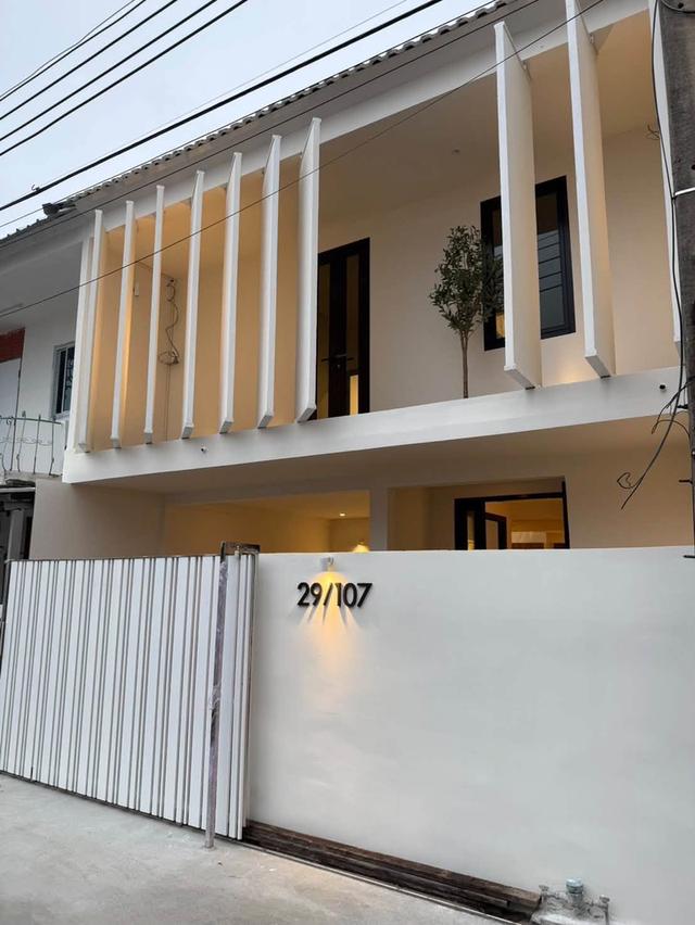 Sale 𝐏𝐫𝐢𝐯𝐚𝐭𝐞 𝐂𝐨𝐮𝐫𝐭𝐲𝐚𝐫𝐝 𝐑𝐞𝐬𝐢𝐝𝐞𝐧𝐜𝐞 • 𝐋𝐚𝐝𝐩𝐫𝐚𝐨 𝟒𝟏 ดีไซน์ Modern Minima 2