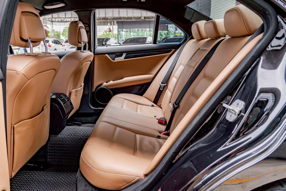 รหัสรถ NP6136 BENZ C250 AVANTGARDE 2013 15
