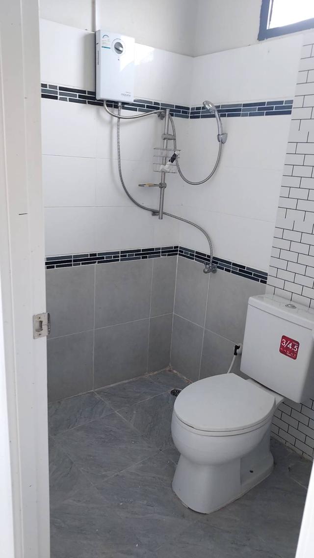 อาคารพาณิชย์ 2 ชั้น  ด้านหน้ากว้าง 2 คูหา  2 ห้องนอน 3 ห้องน้ำ 1 ห้องครัว 20