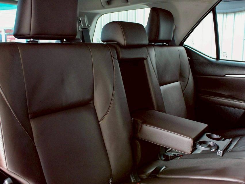 TOYOTA FORTUNER2.8 V 2WD ปี 2017 โฉม ปี15-ปัจจุบัน 11