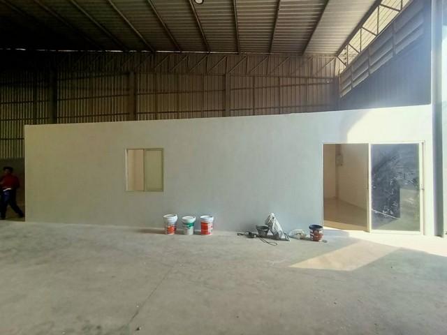 ให้เช่าโกดัง 1,000 ตร.ม. พร้อมออฟฟิศ ถนนบางนา-ตราด ใกล้ MEGA บางนา 5