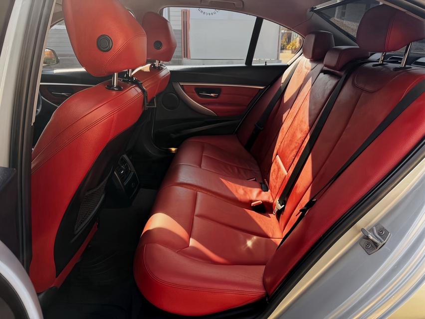 ลดราคาเหลือเพียง!! ปี2018 BMW 330E SPORT AT TOP สุดๆ รูปที่ 19