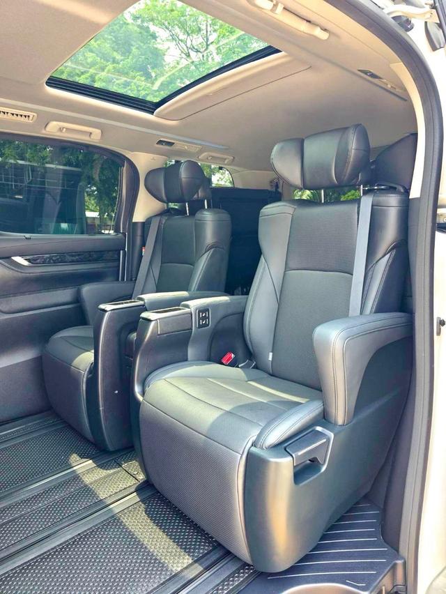 Toyota ALPHARD 2.5SC PACKAGE สีขาว ปี 2023 ไมล์ 20,000 กม. รูปที่ 11