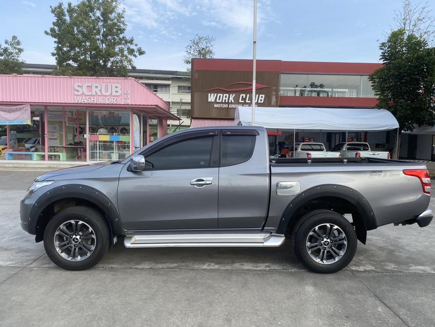 Mitsubishi triton สีเทา ปี 2017  8