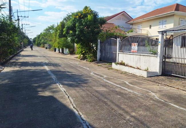 ขายบ้านเดี่ยว หมู่บ้านปาริชาติ คลอง 4 ถนนเลียบคลองสี่ อำเภอคลองหลวง ปทุมธานี 2