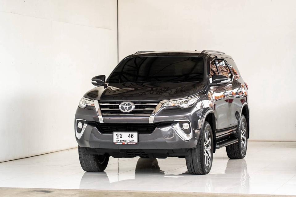 Brand : ToyotaModel: FortunerGrade: 2.4V 2WDYear: 2017Engine: 2400CCType : ดีเซลGearbox: ATColor : เทาMileage: 14x,xxx