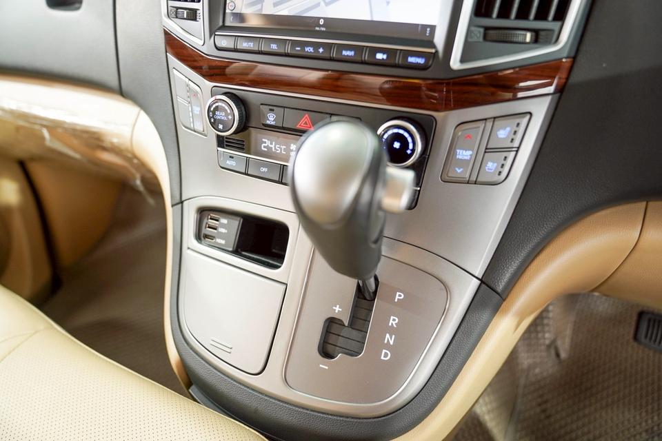 HYUNDAI GRAND STAREX 2.5 VIP AT รูปที่ 11