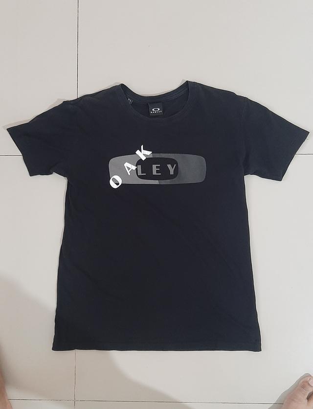 เสื้อยืด Oakley สีดำ Size M มือสอง