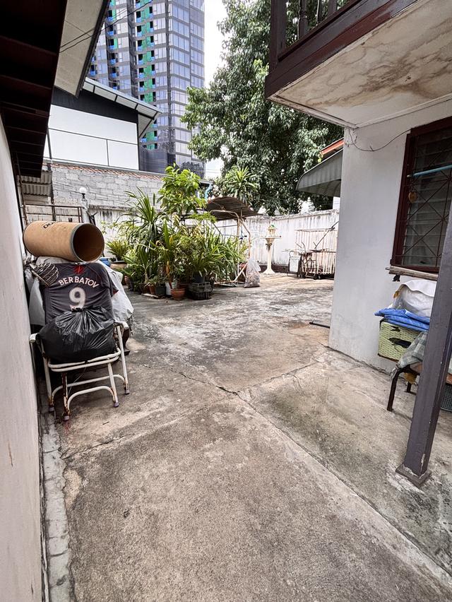 ประกาศขายที่ดินประมาณ 100 ตรว และพื้นที่ใกล้เคียง 5